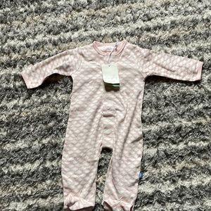 Magnetic me pajamas nwt